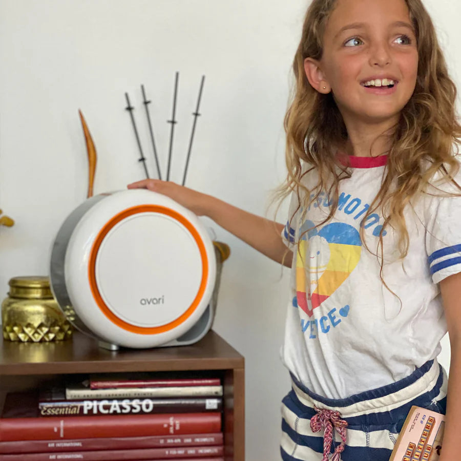 av500 girl holding image